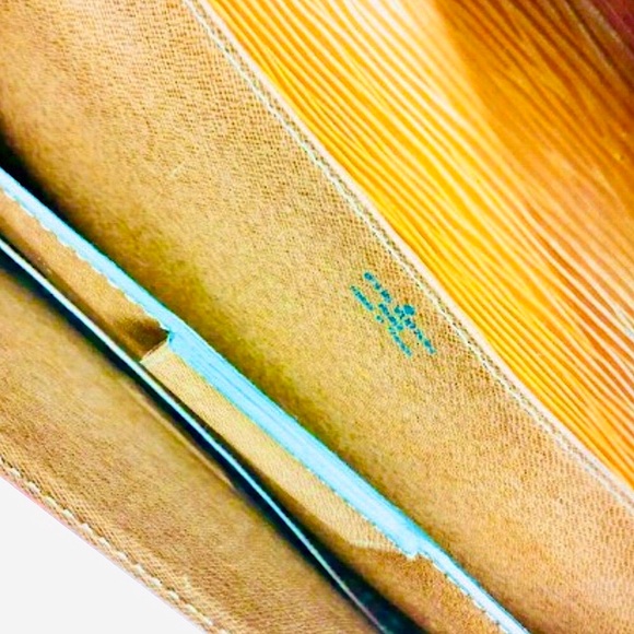 LOUIS VUITTON LV Cipango Gold EPI Leather Top Handle Ambassador Business Bag - Picture 5 of 13